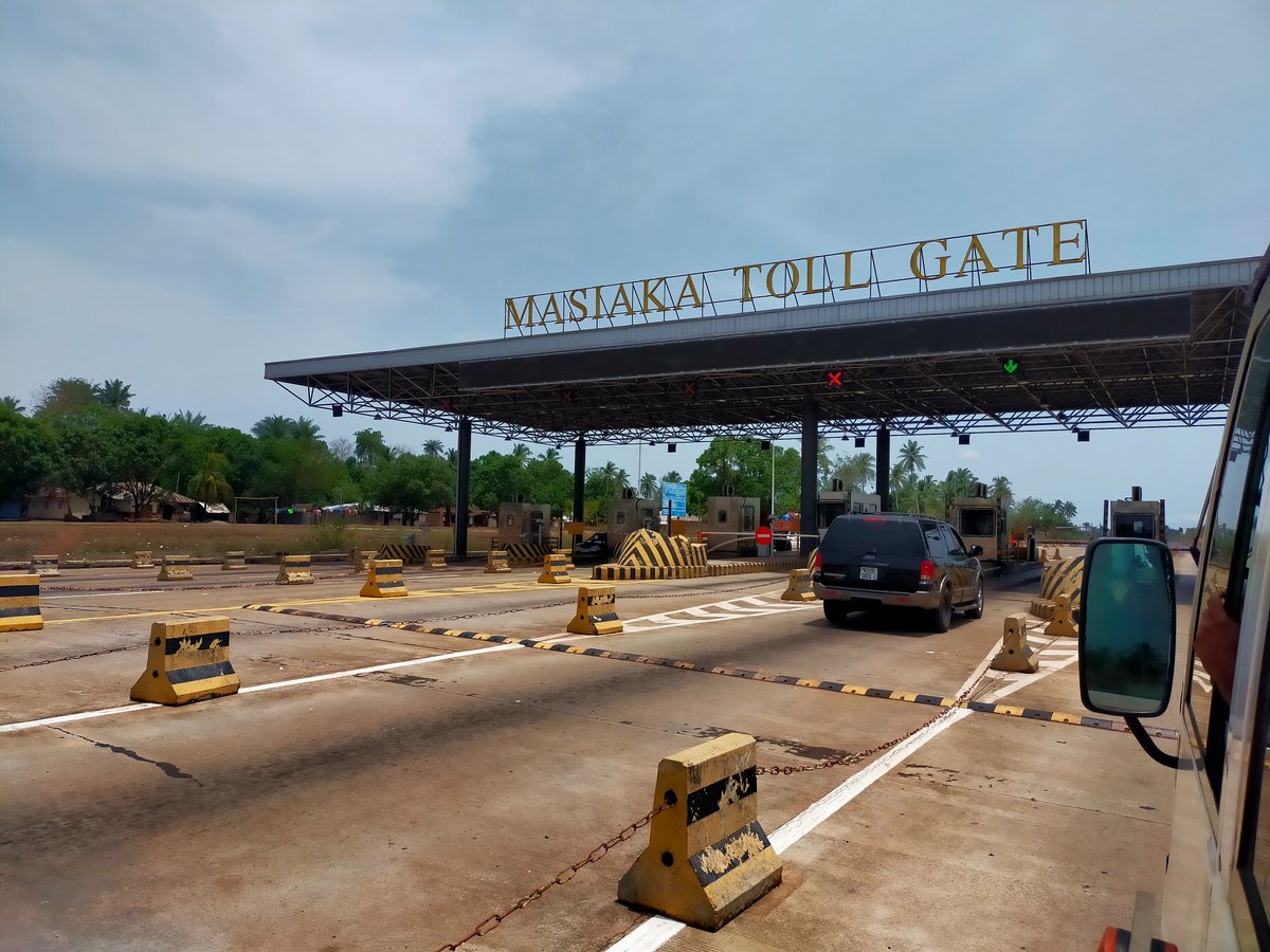 toubuya's tweet photo. Songo and Masiaka toll gate. If you live in Freetown get out to the countryside regularly and breathe the fresh air. #SaloneTwitter #SierraLeone #Africa #congestedcities https://t.co/UYTwORL5gp