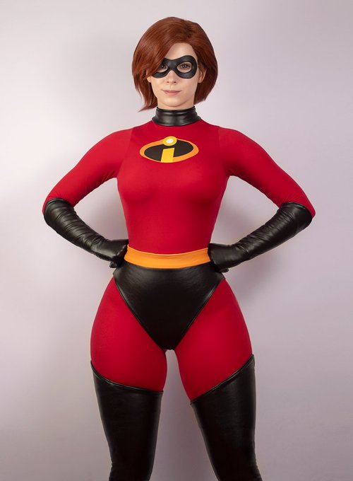 Yesterday was international Mother's day, so for this occasion I would like to post some of my Elastigirl
