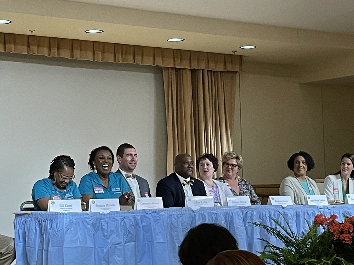 aleshadaughtrey's tweet photo. Insight and joy from #leadership teams sharing their #schools successes over the past few years at #CLI2022. #collectiveleadership https://t.co/ZxSUwVlNEt