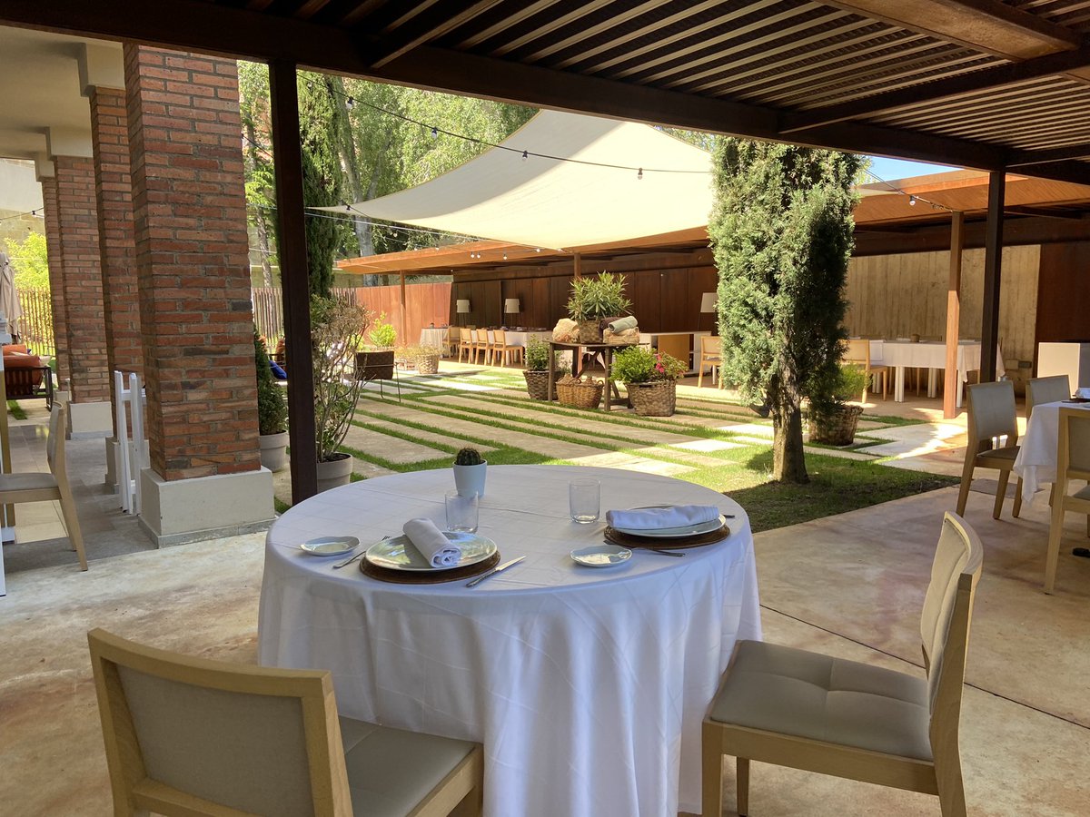 cocinandos's tweet photo. Ampliamos equipo de sala, mandanos tu curriculum a cocinandos@cocinandos.com https://t.co/1rTWn086Ro