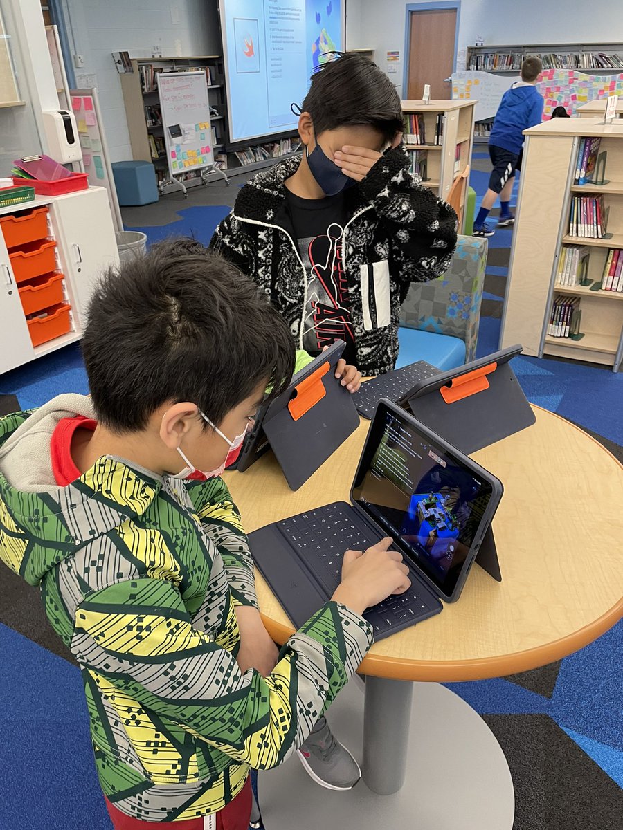 Esmoskowitz's tweet image. The #CodingCarnival🎪 Is in full swing in our #WOGLC w/ @SwiftPlayground and @BeebotCo. Students are learning to code with commands, collaboration and iteration. Thank you @AppleEDU,  @AndreaSchaber and @jculwellblock for this amazing work. #WeAreChappaqua @DrAPease @chackerman1