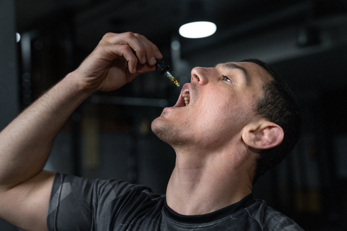 CBDWorld5's tweet photo. “#CBD could be a handy new tool to combat the opioid epidemic, which claims over 130 lives each day in the United States.
.
.
.
.
#CBDオイル #CBD #cbdoil #Lisa #weedlovers #fullspectrumBD #google #SUNOO #cbdgummies #CBDvape #pain_relief #weedsmoker #Love https://t.co/B2idpD82qI