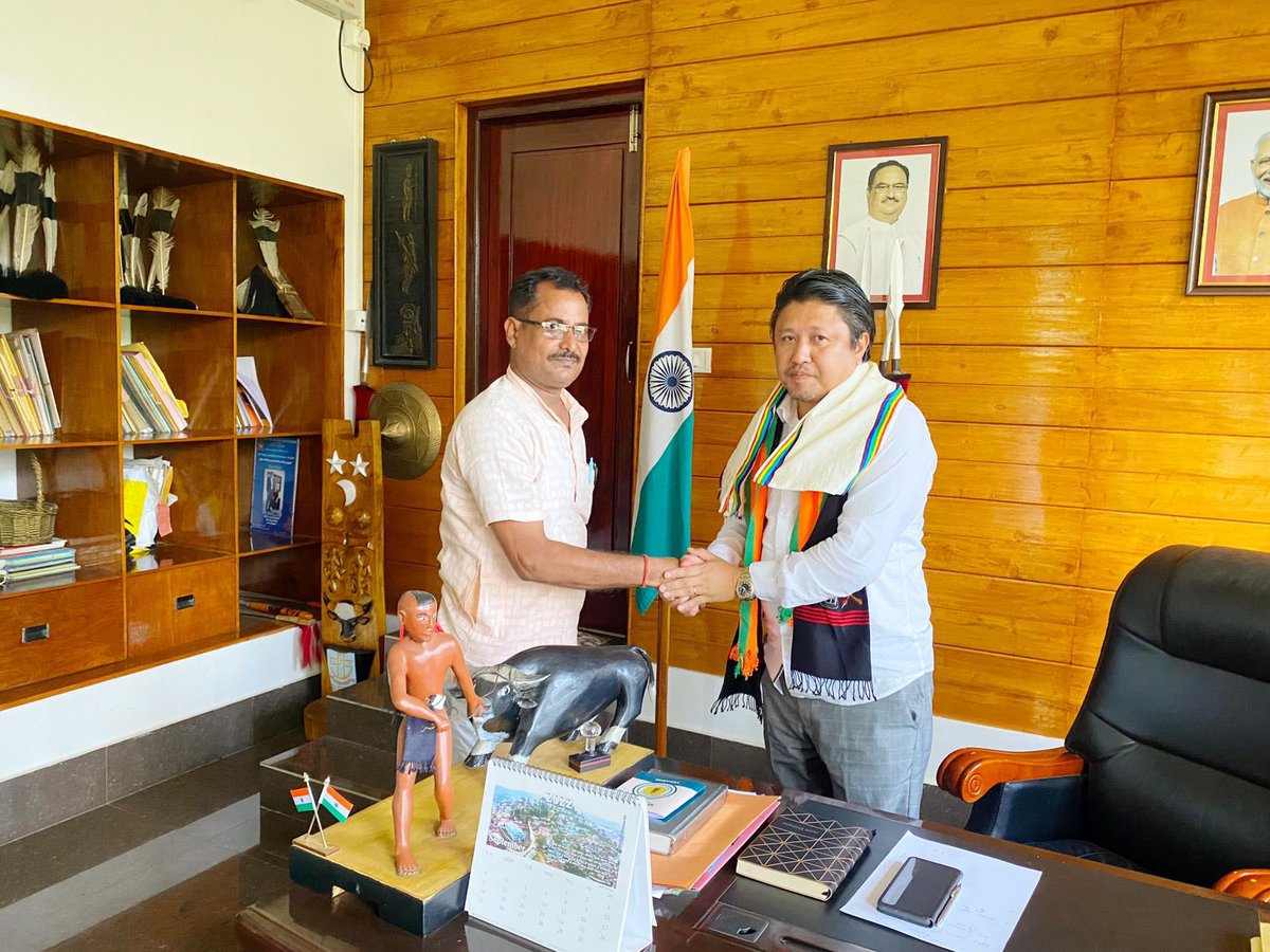 PMGhoshNL's tweet photo. I along with the officials of Chümoukedima Hindu Society met Hon’ble PHED Minister, GoN Shri @jacob_zhimomi Ji at his residence, Dimapur.

Had a very fruitful and healthy discussion in regard to our ‘Dream Project’. I thanked him for his valuable advice and time.

@chumoukedima https://t.co/LILSh9QsMr
