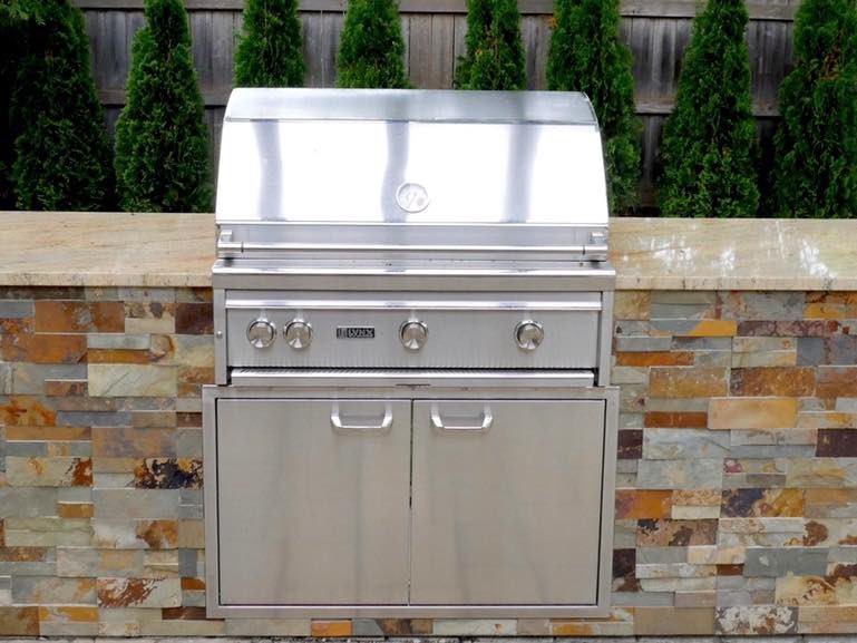 JPCHomebuilder's tweet photo. As the weather warms up, we are starting to think about all of our favorite summer activities. There’s nothing better than good times with family and friends in a beautiful outdoor space.
#CustomHomes #CustomGrill #DesignBuild #PatioDesign #BuildToSuit #Michigan #JPCraig https://t.co/Df9D1UwbWF