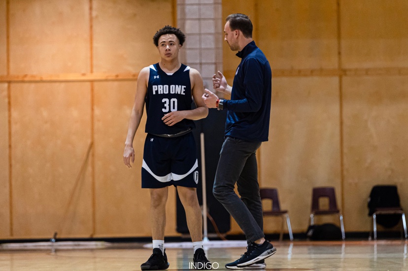 Stephan36056408's tweet photo. @TyPryor20 Getting coached up by @Bjarnagin33 #ProOneTn #HighSchoolAAU #CollegeBound #Truth #ProOne #BeDifferent https://t.co/0pWIGhvo5e