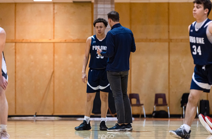 Stephan36056408's tweet photo. @TyPryor20 Getting coached up by @Bjarnagin33 #ProOneTn #HighSchoolAAU #CollegeBound #Truth #ProOne #BeDifferent https://t.co/0pWIGhvo5e