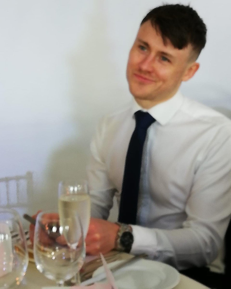 theginshelf's tweet photo. Day 9 of @ginadaymay ‘reality’…

The shame of being busted for doing social media / blog content instead of being sociable is an unfortunate hazard of the trade… 😬🤦‍♂️🤣 📸 

#ginadaymay #ginadaymay2022 #gin #ginblog #ginblogger https://t.co/tdmRojkVKn