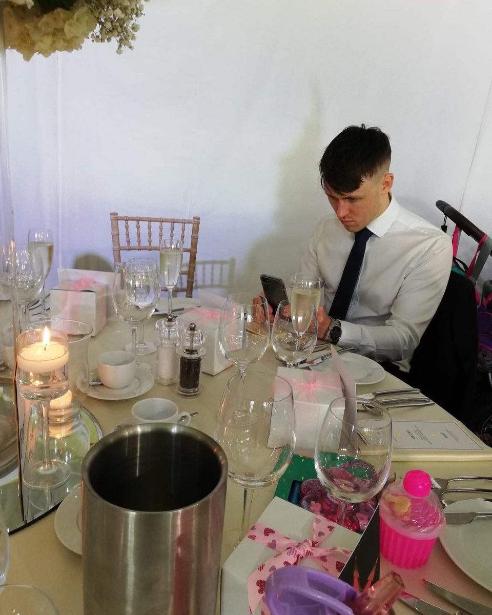 theginshelf's tweet photo. Day 9 of @ginadaymay ‘reality’…

The shame of being busted for doing social media / blog content instead of being sociable is an unfortunate hazard of the trade… 😬🤦‍♂️🤣 📸 

#ginadaymay #ginadaymay2022 #gin #ginblog #ginblogger https://t.co/tdmRojkVKn