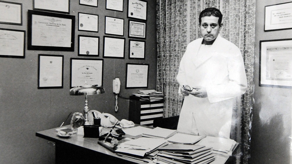 ManesF's tweet photo. Hace 55 años, uno de los argentinos más grandes de todos los tiempos cambiaba para siempre la historia de la cirugía.

Gracias por el #bypass.
Gracias por el ejemplo.
Gracias por el legado. https://t.co/Isuuvcjt5o