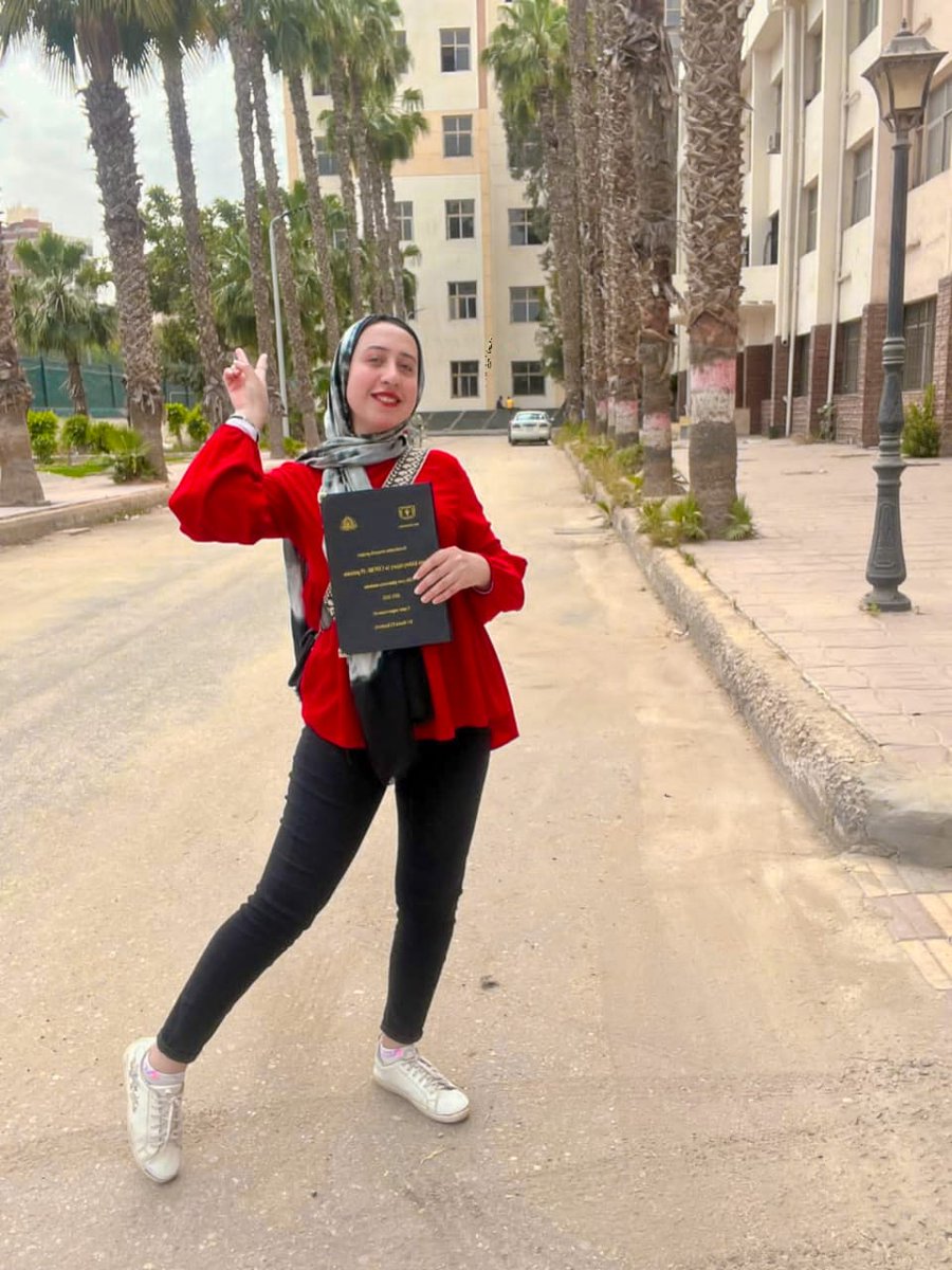 samaa_elgammal's tweet photo. Graduation project is done 🎓❤️😂 https://t.co/KAVQA2M4cx