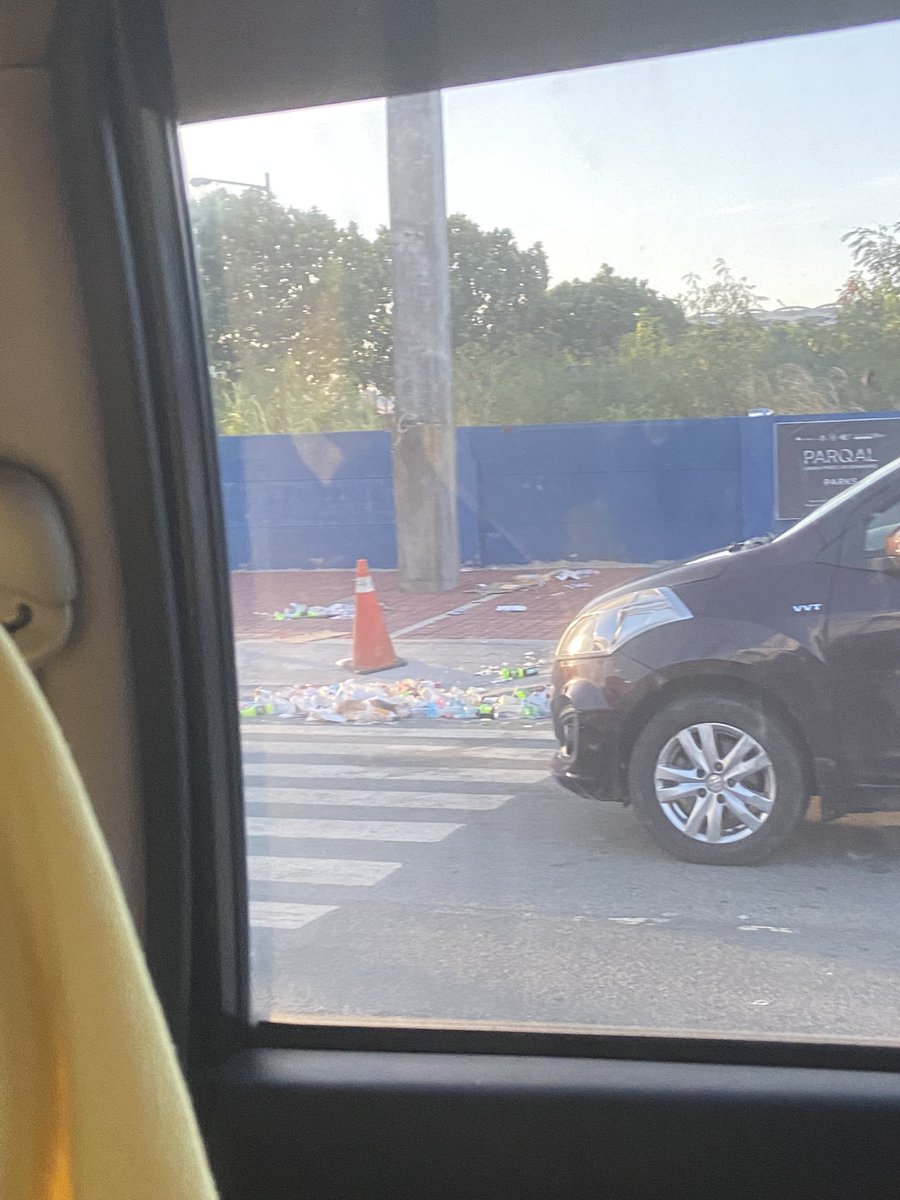 Edrizjuliana_'s tweet photo. PAKI LINIS MUNA NG KALAT 🥱HINDI KAYO BAGAY SA SOLAIRE PLS 🤢 https://t.co/cy8z0WydVT
