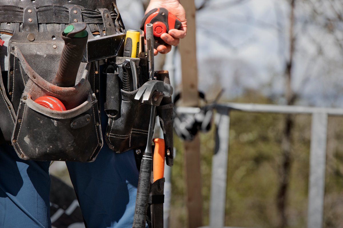 ScandiWorkwear's tweet photo. Fristads Snikki Tool Belt  - Choose between complete tool belt sets for carpenters, electricians, joiners and fitters, or design your own belt using the pockets and functions that you need in your profession.  #fristads  #toolbelt  #electrician #joiner  #carpenter https://t.co/E8xvkR65Ti