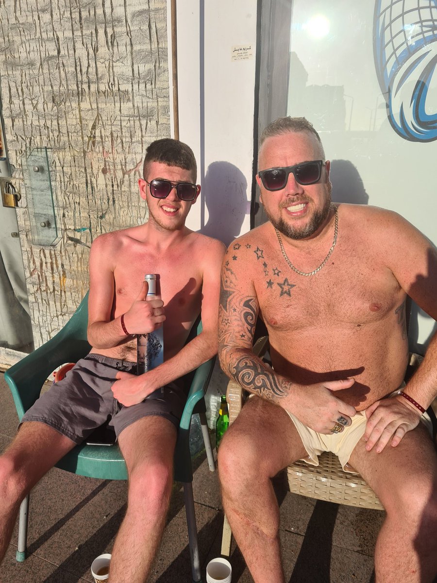 thebillybish's tweet photo. Me and smiles in Egypt https://t.co/63lkkLSUy4