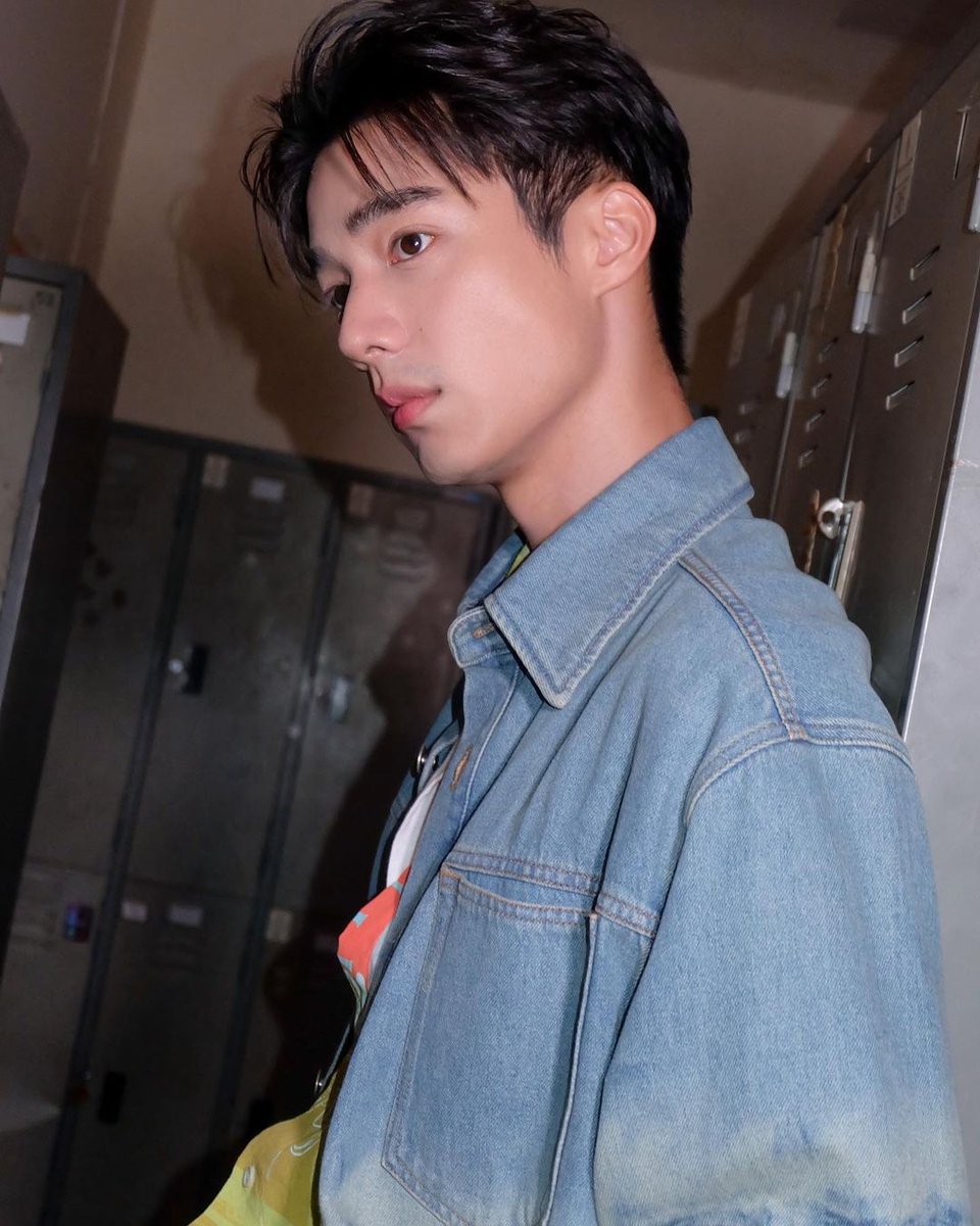tudewiwi's tweet photo. Tolong P'Job kegantengnya dikondisi, baru ditinggal bentar, update nya ga main2 .. 😍

#inpitar
#คุณหมีจอยักษ์  
#อินจ๊อบ #จ๊อบธัชพล
#JobInn  
#InnJob
#คุณหมีปาฏิหาริย์
#คุณหมี
#TheMiracleOfTeddyBear
 #JobbiiJob #innsarin 
#นัดกับหมีep8
#HolidayPastryxInnJob https://t.co/aob4Dd9BTW