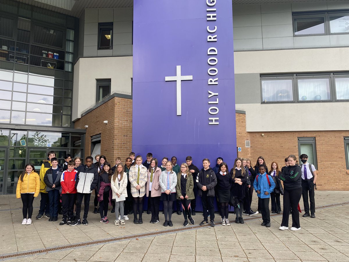 HolyRoodRCHigh's tweet photo. Fantastic afternoon had with our a cluster primary pupils looking at shared values amongst our schools.
These events help build a #SchoolCommunity which everyone feels part of and valued within.
Lots of great points to consider from the #PupilVoice
#ClusterSchools โญ๏ธ https://t.co/QpBbV8a8YN