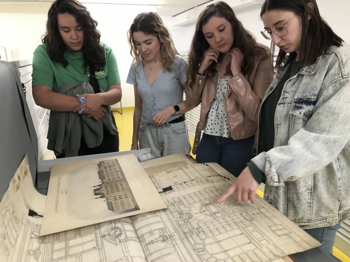 Vendredi dernier nos étudiants de la promo 2 en ECS 5ème année ont pu parcourir les <a href="/ArchivesStras/">Archives Strasbourg</a>. 

Une présentation effectuée par le conservateur de documents a pu leur donner la chance de découvrir des archives de plus de mille ans ! 🔍