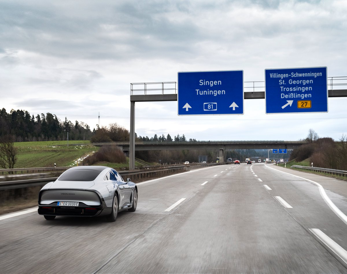 Mayk_12's tweet photo. I estimated the #Mercedes #EQXX #VIPV solar: ☀️
1) their press-release stated: 25km solar range at 87Wh/km = 2.175 kWh yield
2) horizontal PV yields ~5.5 Wh/Wp on an April day
3) PV power: 2175Wh/5.5Wh/Wp = 395 Wp estimated
4) est panel eff: 21%, PV area = 1.88 m2 estimated https://t.co/TImaieW8z6