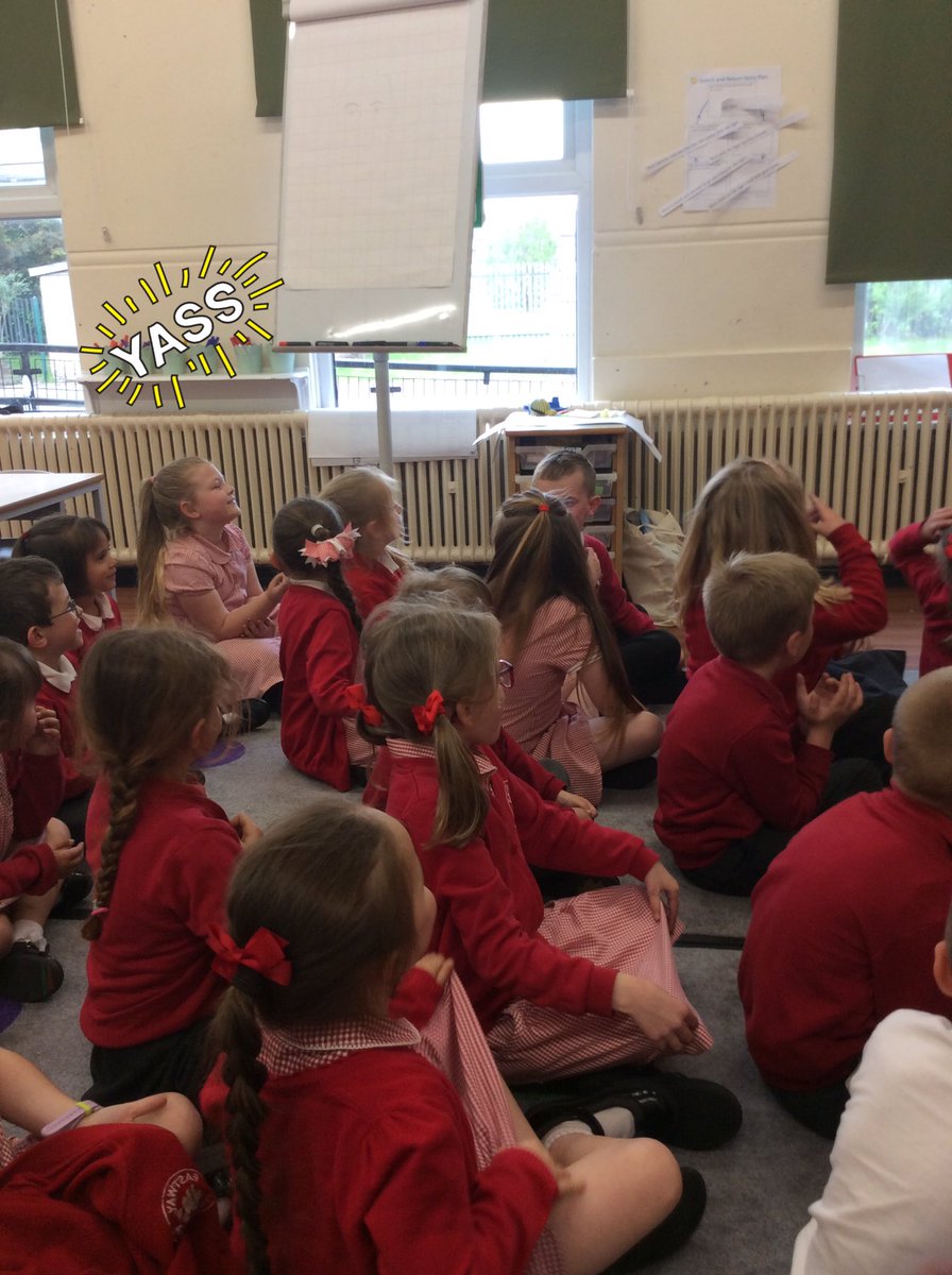 EastwayPrimary's tweet image. Year 1 enjoying ‘Secret Reader’ this week..... #secretreader #eastwaylovesreading #EastwayY1