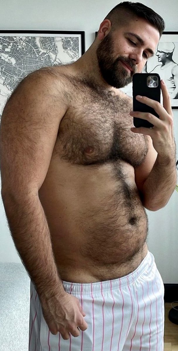 Skin2Men's tweet photo. Cody gets better and better every day 🔥🔥🔥 #totalstud #beefcake #chesthair https://t.co/vOtRcWsefK