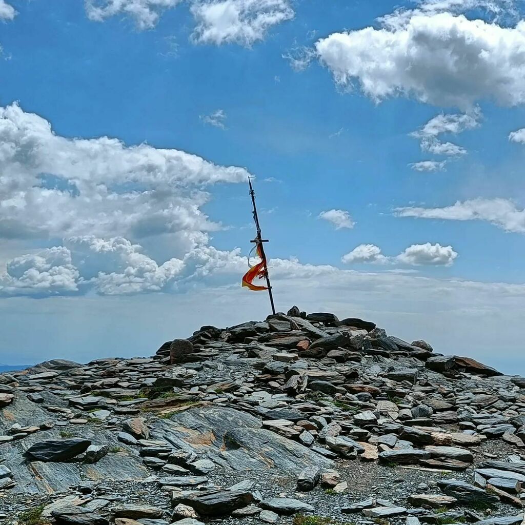 quotidianitats's tweet photo. El cim #elsui #montseny #hiking #hike #hikersofinstagram https://t.co/t5wcEoOccS https://t.co/kouWXAyrh7