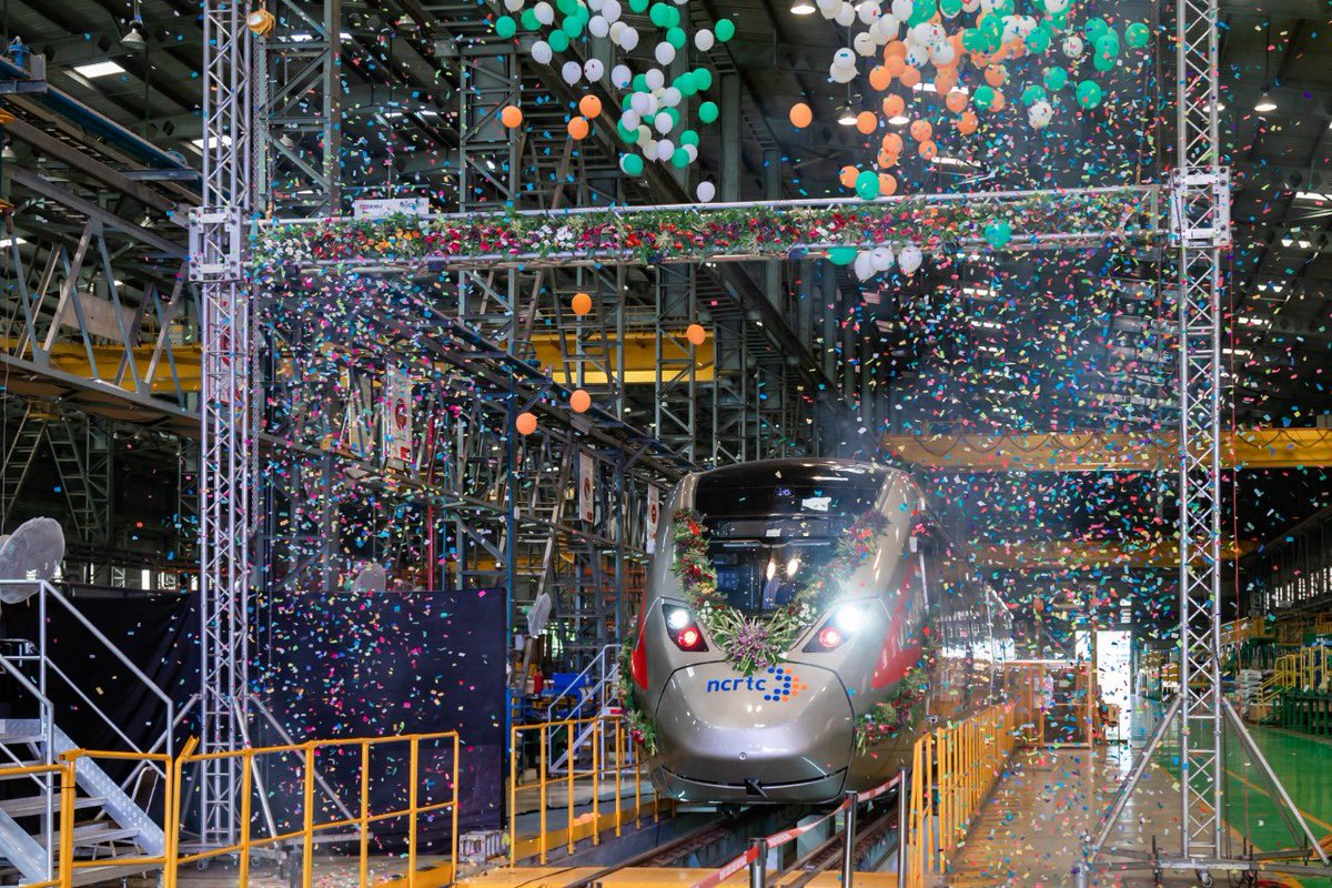 DarshanaJardosh's tweet photo. With ❤️ from Gujarat to Delhi-NCR! 

Regional Rail Transport System, manufactured in Savli, Gujarat is first-of-its-kind system, that will connect NCR to Delhi.

With multi-modal integration to connect Rail with Metro Stations, Bus Depots, the future of travel has arrived! https://t.co/B32a7arlti