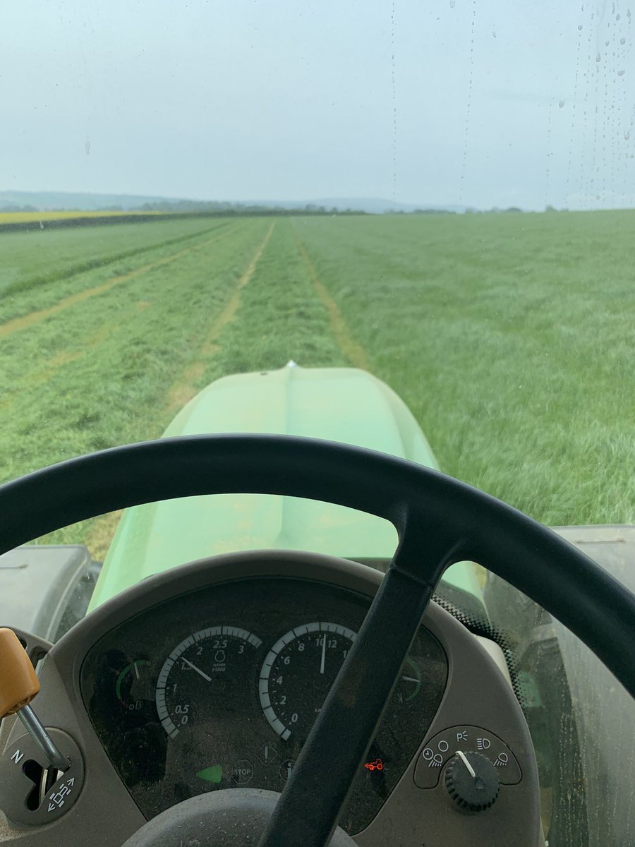 Longwool's tweet photo. Cutting grass. Beat described as good second cut rather than heavy first cut 🤦 #springdrought https://t.co/rTQQerGK6H