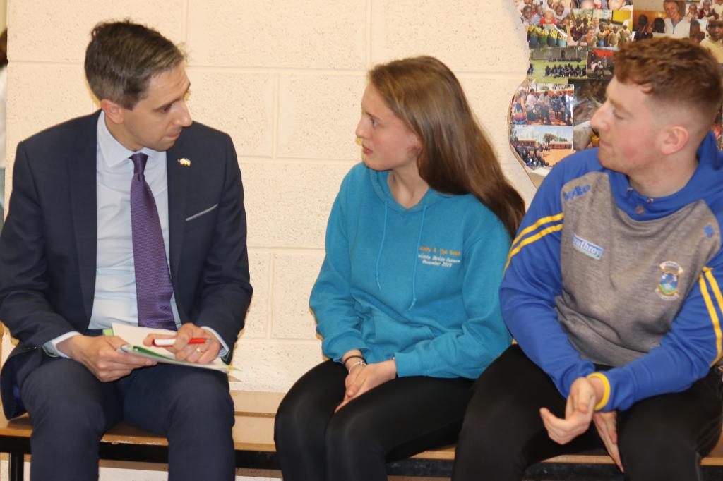 cbcarnew's tweet photo. Visit of Minister Simon Harris   We welcomed Minister for Higher Education, Mr. Simon Harris to Coláiste Bhríde earlier today. Minister Harris met with school management, TY YSI students, members of the Student Council and 6th and 5th year students @SimonHarrisTD, @GoreyGuardian https://t.co/QNsAHQGvJk