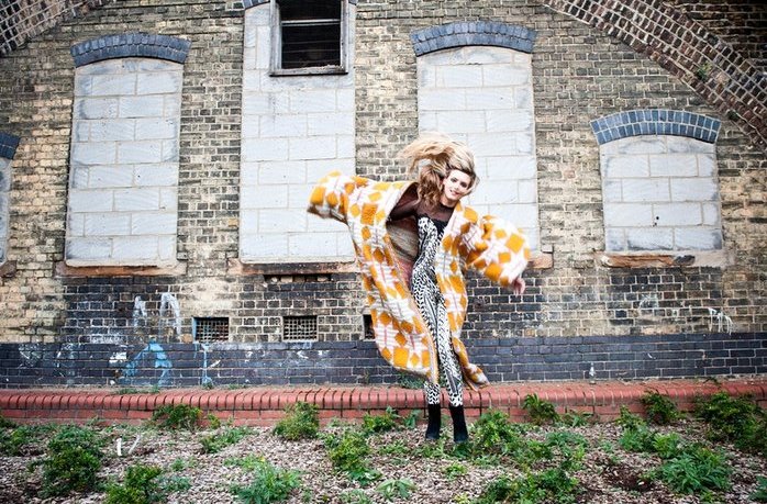 jazzintheround's tweet photo. This is Jade Pybus a vocalist / composer working in immersive sound who's joining @justinthurgur @cockpittheatre on Monday 30th, to celebrate the release of his new album ‘Many Faces’. T minus 3 weeks, team 🎵

FB event: https://t.co/rV2NTS3I2d
Tickets : https://t.co/K3JMjXyKPr https://t.co/JUB0qMmPkx