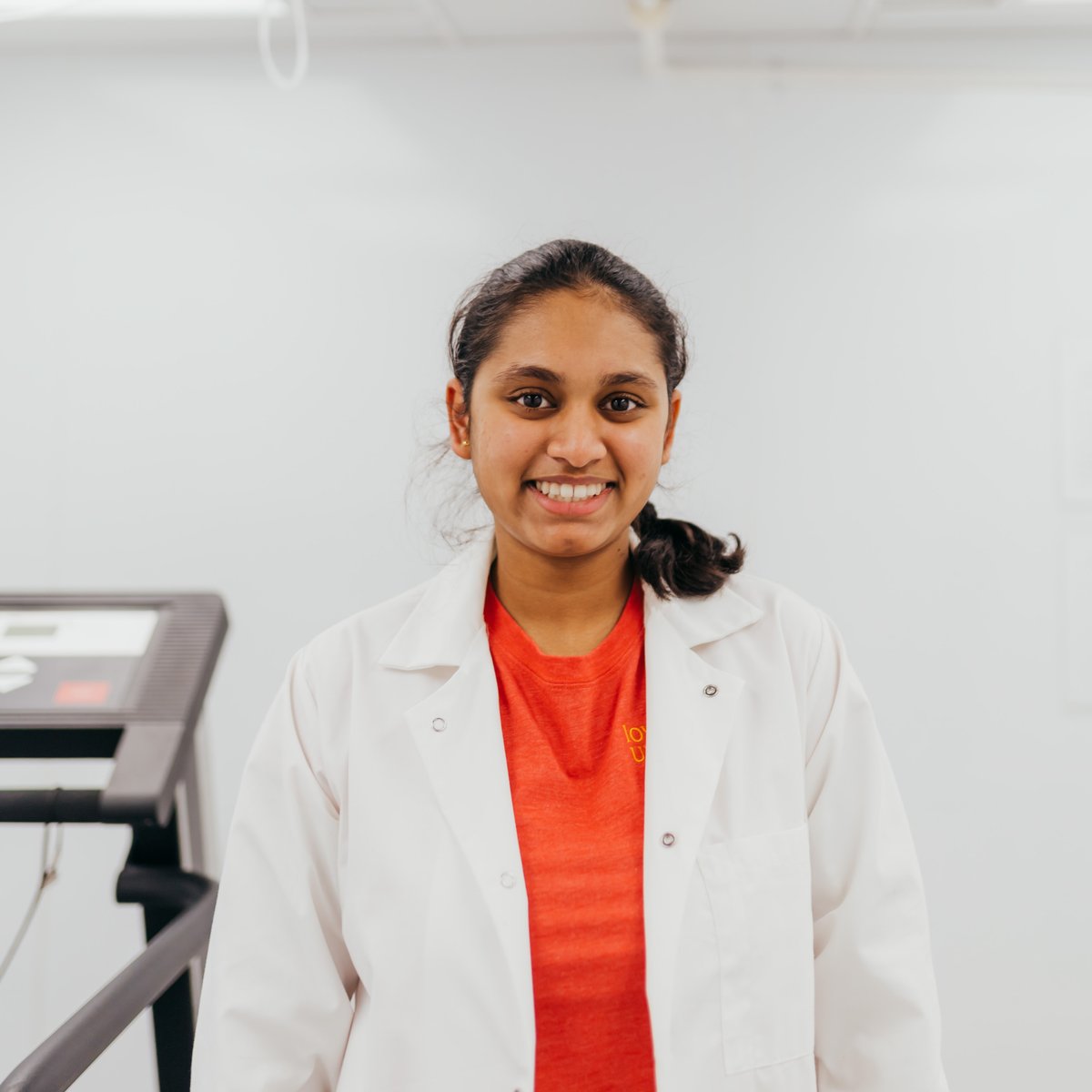 WellEx_Lab's tweet photo. #MeetTheLabMonday Arunadee!

Arunadee Fernando is majoring in bio with a kinesiology minor. She loves working with people and is interested in doing exercise research to help influence mental health. https://t.co/MTvPLAiktb