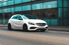 TrafficWalesS's tweet image. Always keep a safe distance from the vehicle in front 📏

If they turn or brake unexpectedly you'll have time to react. When it's dry, leave at least a 2 second gap. In the wet, double it to 4️ seconds ⌚

#2SecondRule