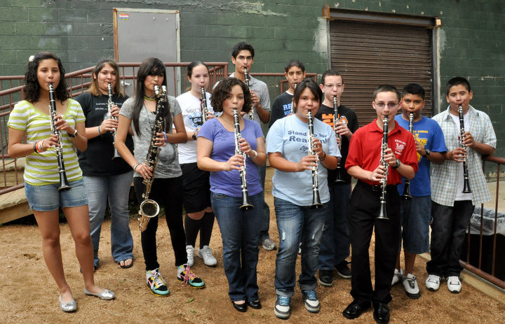 AnthroposArts's tweet photo. With our 24th annual Real World Music Showcase coming up, we're fondly remembering past RWMS's. Here are our clarinet students back in 2010. #RWMS #AnthroKids #MondayMemories https://t.co/Ev4no385GQ