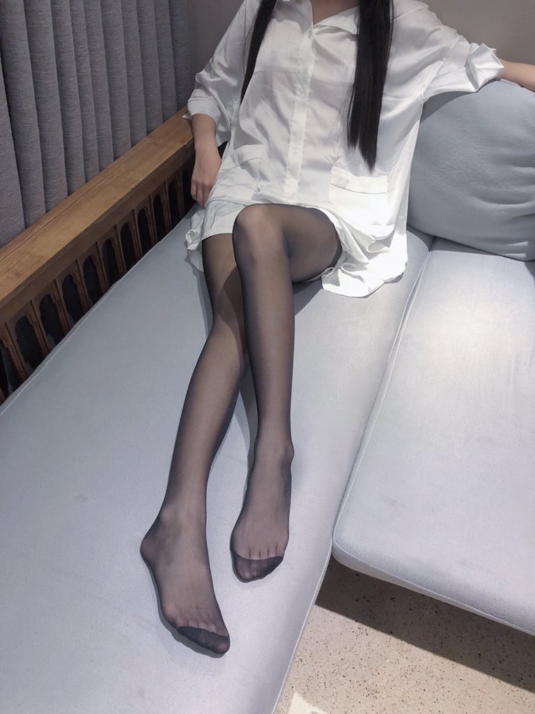 nidexiaojiejie1's tweet photo. One to one video
 #美腿 #誘惑  #榨金  #恋足 https://t.co/DtjwQxVwZG