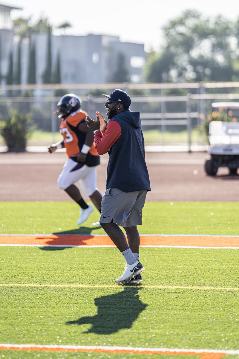 KevinPuckettJr's tweet photo. WEEK 3 SPRING BALL #CITRUSFOOTBALL #OWLFOOTBALL #FIGHTINGOWLS #NCAA #COLLEGEFOOTBALL #FOOTBALL #SPORTS @shanevirnala @CoachRaulMarti1 @CoachMike80 @ImAlexWoodard @DavePortz @ant_arguello @coachemup_jay @Coach_Hayashi https://t.co/MQhJAPL6xU