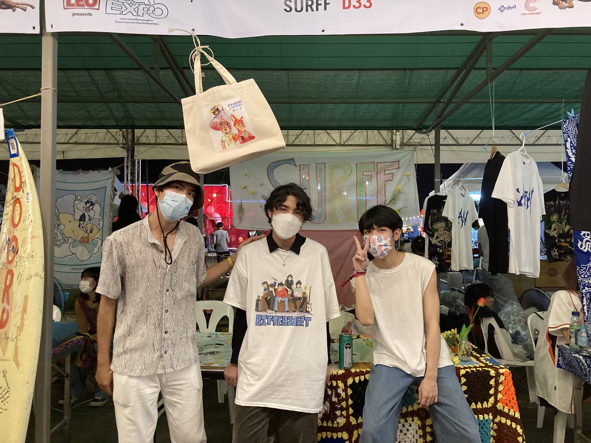 SURFFFANCLUB's tweet photo. ขอบคุณทุกคนที่มาหาพี่ๆวง #SURFF ทั้ง2วันเลยนะ ปีหน้าเจอกันใหม่ค้าบ😽✨

#surffband #catexpo8 https://t.co/rJDj51n5An