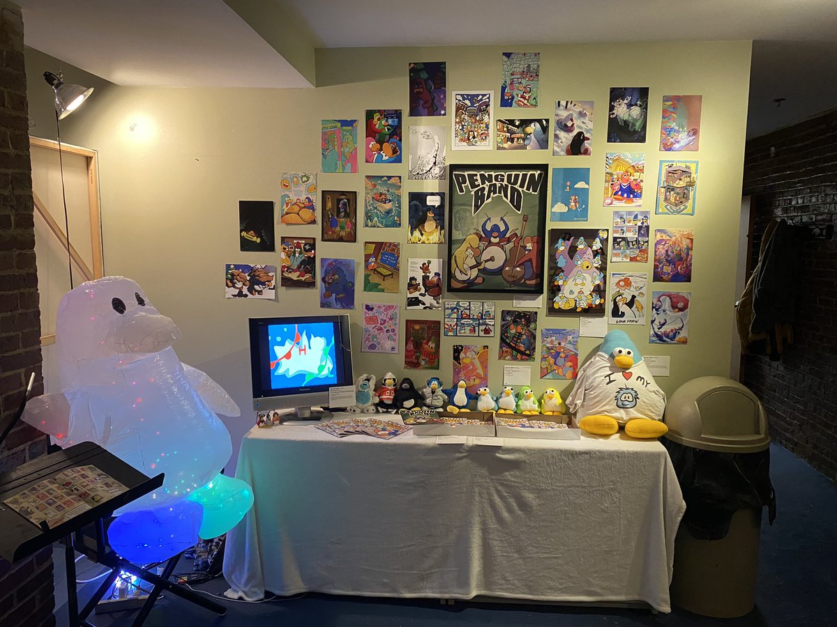 mellohumanbug's tweet image. i’m gonna be riding this penguin high for a good bit 🐧💨 @FlashBash_ was truly beautiful! thank you to the artists that made me feel so welcomed and for all the kind words you shared about my film. i wasn’t expecting such an overwhelmingly positive reception :’)