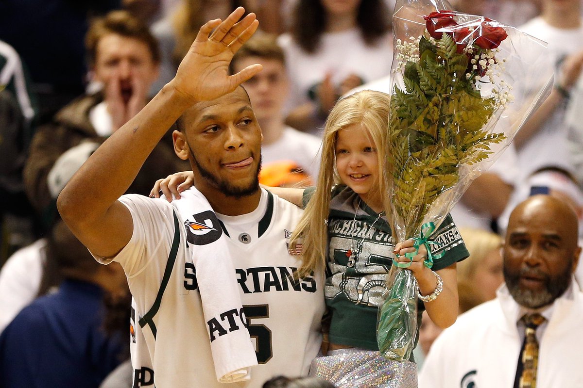 msupeach's tweet photo. Truly one of the all time Spartan greats, and not just because of what he did on the court. This one stings like hell. 

Some happy tears knowing that two wonderful, pure souls finally get to hug each other again. Rest easy, Adreian. https://t.co/J96XeJTkUn