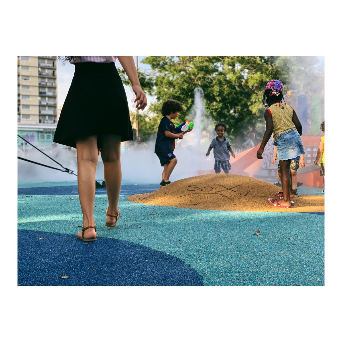 eros_sana's tweet photo. [CHEZ MOI, DANS LE 9-3]

#Montreuil 17 | “Hose V Wave”

#FortsCommeUnOurcq
#MadeIn93
#ChezMoiDansLeNeufTrois
#ChezMoiDansLe93
#Streetphotography https://t.co/aFPTGLoHTJ