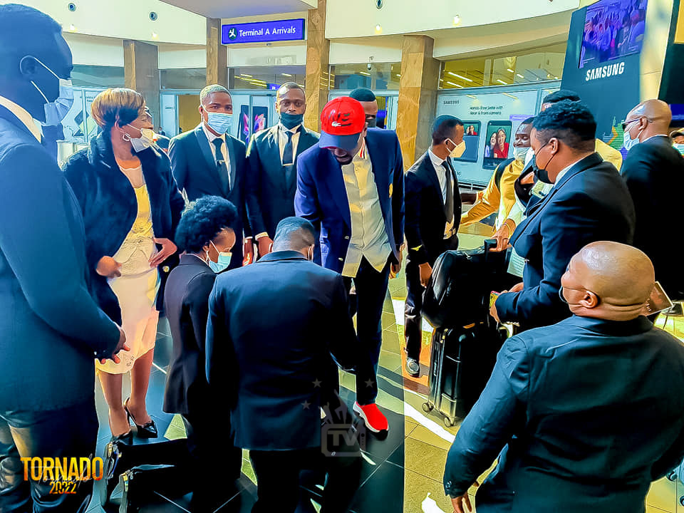 MyCelebrationTV's tweet photo. Good News 🥳🕺💃 #FromAuchiToTheWorld

The Restoration Apostle, Prof. Johnson Suleman Arrives In JOHANNESBURG, South Africa🇿🇦 For Tornado 2022🌪️ Crusade, 🗓️10th &amp; 11th May, 2022

📌 Brixton Multipurpose Centre, 58 Mercury CNR High Street Mayfair West- Johannesburg, South Africa https://t.co/ymEwcfF53m