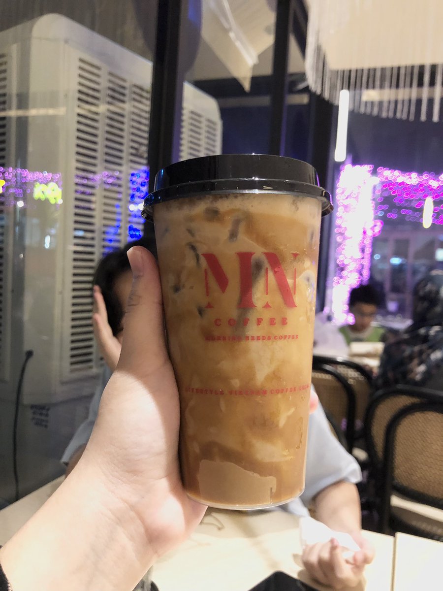 dayyybekk's tweet photo. Kenapa gue baru nak try biscoff coffee dia harini ???!!! Sedap doe aku cam stingg yahuu kejap tadi🥹😍

Sila try yee siapa2 suka biscoff tu anda mesti sukaa !

📍MN Coffee (kiosk dia dalam Andra by Gula Cakery, oh btw this is my fav go-to-patisserie🤭) https://t.co/JTfXTE8gju