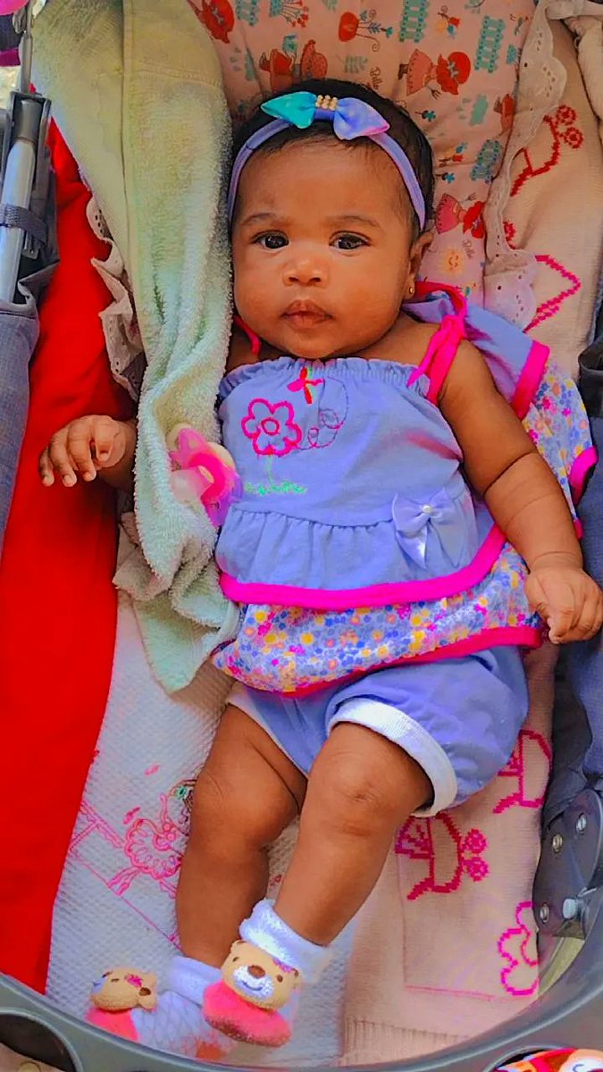 Thataa17Silva's tweet photo. UM anjo que caiu do céu é cruzou meu caminhooo 🥰👩❤️👩💕💕 #TeAmoooo https://t.co/CxfNdxai1c