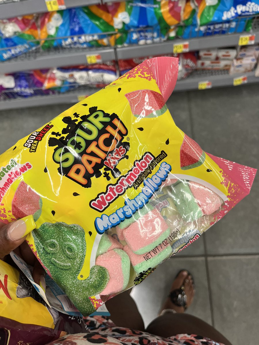 ButtahCuupB's tweet photo. mountain dew trash., taste like a syrupy red drink, marshmallows hittin though βΌοΈβΌοΈ#highchronicles https://t.co/04cKmpBK0R