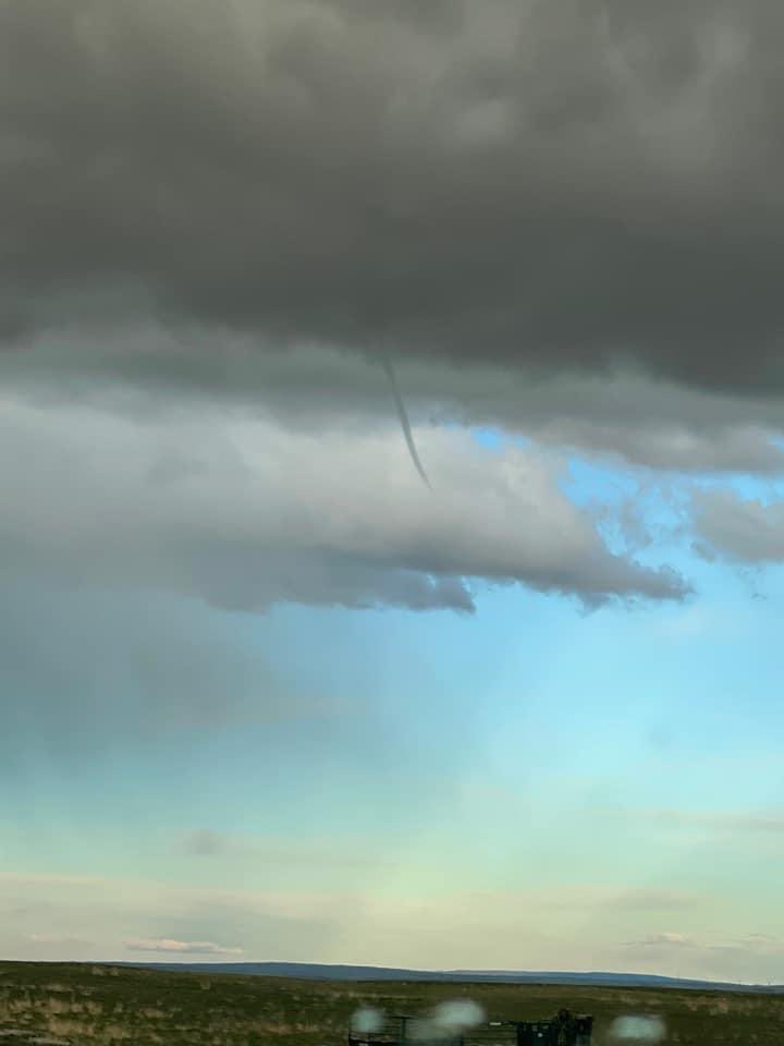 IWeatherAB's tweet photo. 8:19 AM - Mon, May 9, 2022:
Chanelle A. took this photo of a small funnel cloud outside of #SevenPersons last night, southwest of #MedicineHat. Did anyone else witness any funnel clouds?
- Adam #abstorm https://t.co/G1lc5rPZcp