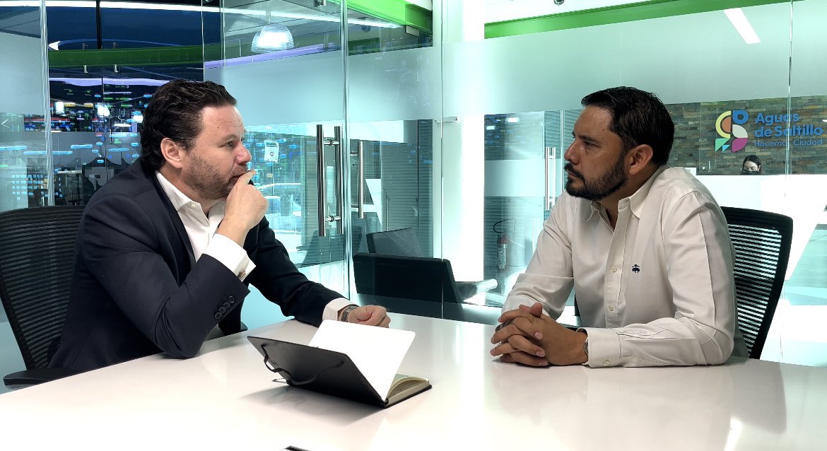 Trabajamos hoy con el director de <a href="/CEASCoahuila/">CEAS Coahuila</a> <a href="/antonionerio/">Antonio Nerio Maltos</a> en revisar los planes de acción para afrontar los periodos de sequía que vivimos en la región.Compartimos indicadores que ayudan a generar estrategias que contribuyan a un futuro sostenible.#Saltillo #AGSAL #Veolia