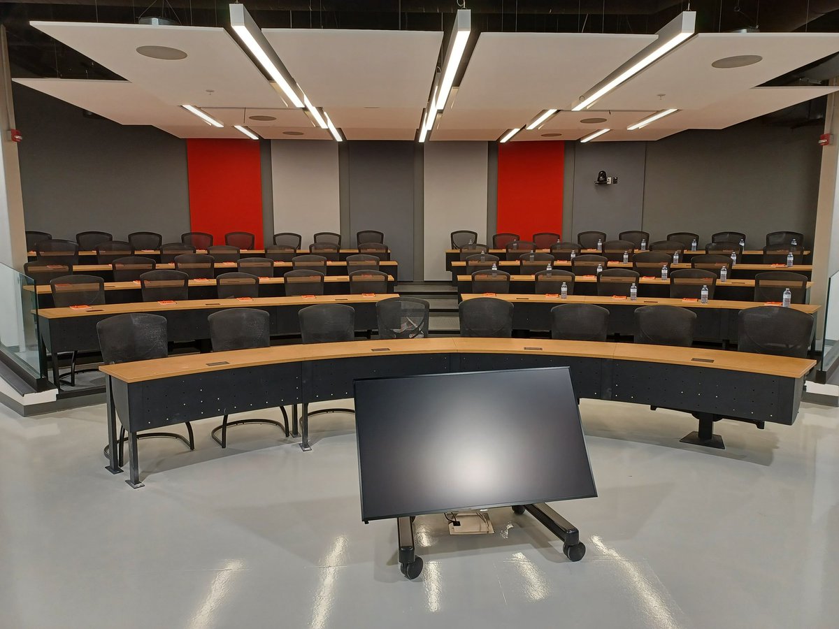 _allcities's tweet photo. Newly completed @BorgoSeating theatre seating for a training centre @KubotaCanadaLtd in Pickering! Each countertop has built in electrical &amp; modesty panel! Looking good! #TrainingandDevelopment #interiordesign #lecture #madeincanada https://t.co/VUARjNt1oZ