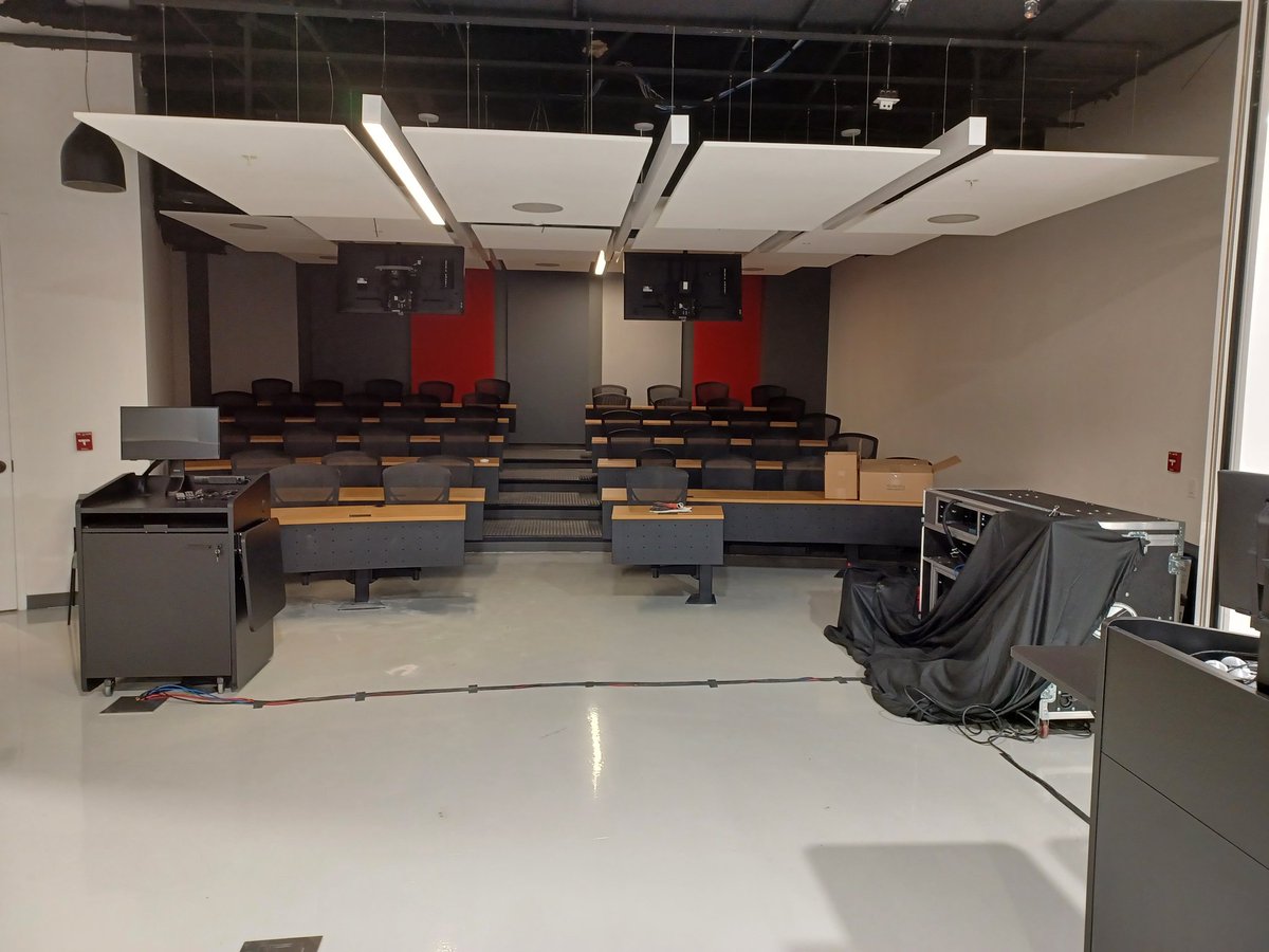 _allcities's tweet photo. Newly completed @BorgoSeating theatre seating for a training centre @KubotaCanadaLtd in Pickering! Each countertop has built in electrical &amp; modesty panel! Looking good! #TrainingandDevelopment #interiordesign #lecture #madeincanada https://t.co/VUARjNt1oZ