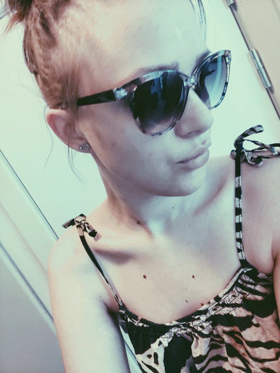 EmaizaTTV's tweet image. Having to wear sunglasses inside at home at this point cause I'm just that awesome...
#sensitive #lightsensitive #migraine