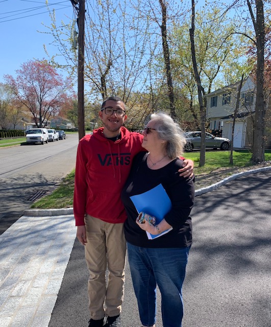 NUFSD's tweet photo. #NUFSD students at NSHS recently celebrated @pifdayusa (4/28) by doing good deeds for retirees in our community (📸: Sue Frisch, Miller teacher currently serving on the BOE + Cheryl Kuhn, Highview library TA). We #StandForKindness! #NanuetTogether #NanuetStrong 🥰🥰 https://t.co/amzTCdc2Y8