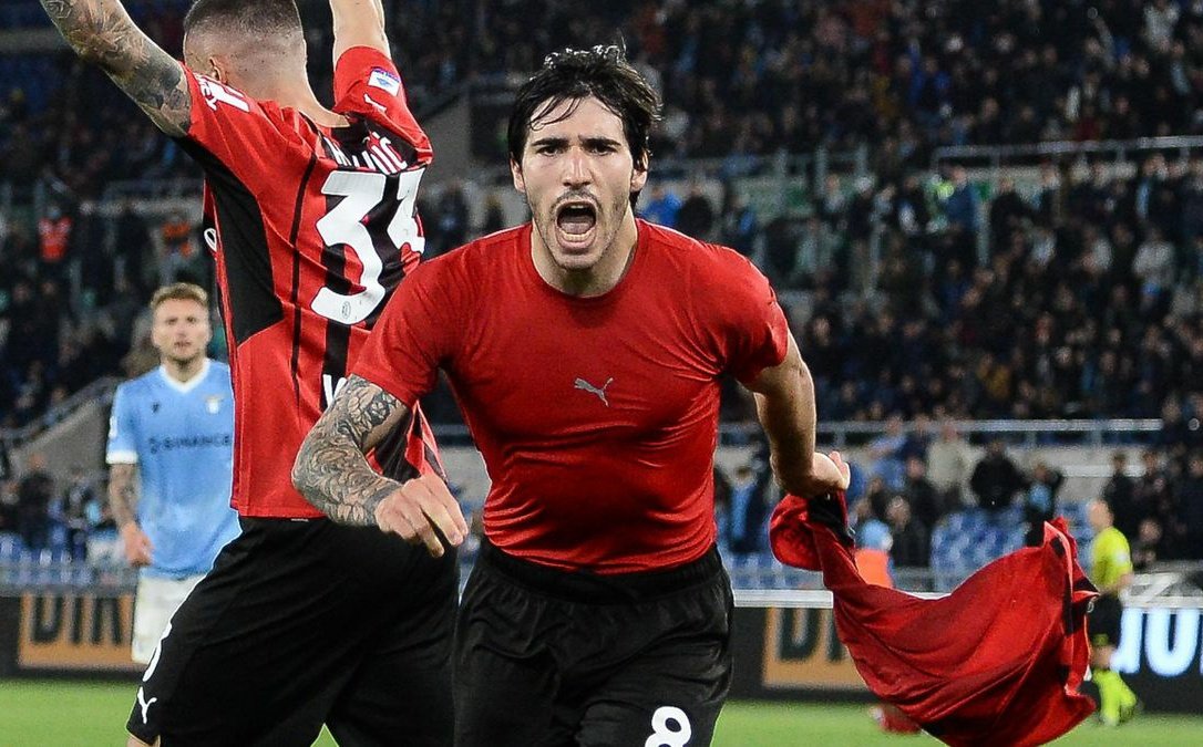 saturnion13's tweet photo. Who is AC Milans Player of the Season? https://t.co/57smMKMaPD