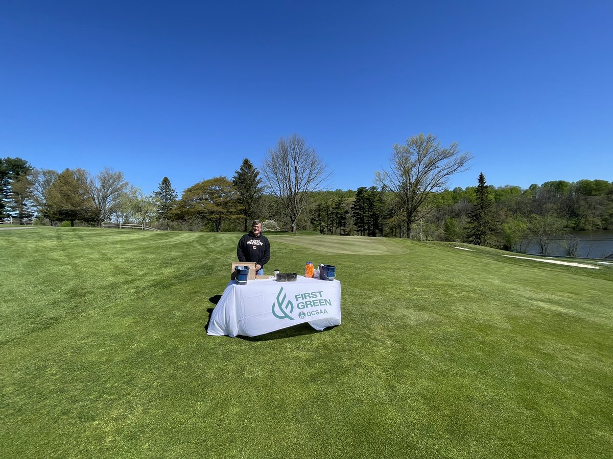 alangfitz's tweet photo. Helping @mikefidanza with the @gcsaa @pagcs1925 @thefirstgreen event @cccgreens
#thefirstgreen #greenkeeping #STEM #golf #givingback https://t.co/6dErvTPfw2