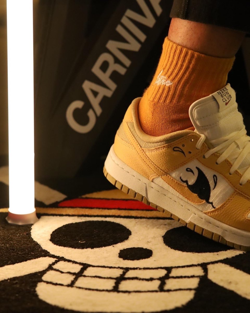 TonSHINOBUzzz's tweet photo. Dunk Low x Astrostuffs x Carnival  #astrostuffsth #carnivalbkk #astrostuffs https://t.co/eHXsXN3QV9